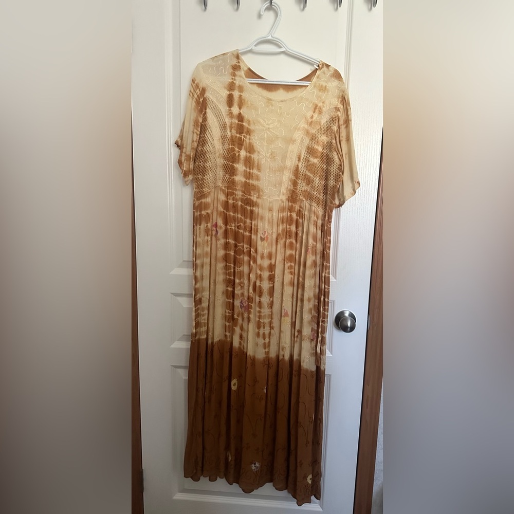 Bohemian Tie-Dye Maxi Dress
